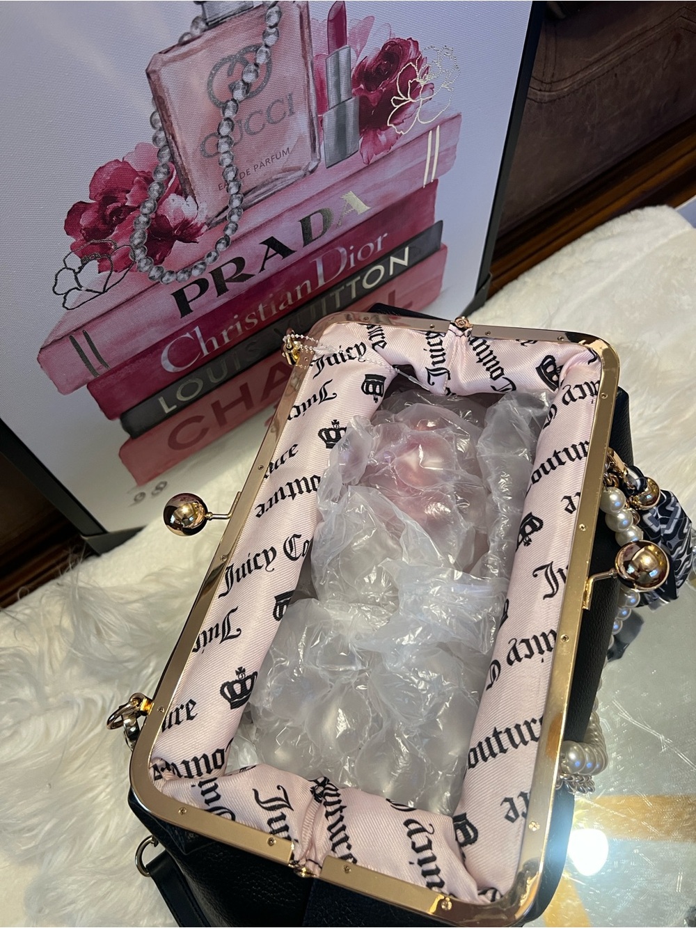 Juicy Couture NWOT kiss luck Faux-Leather with Pearl & Chain crossbody bag - Picture 7 of 13